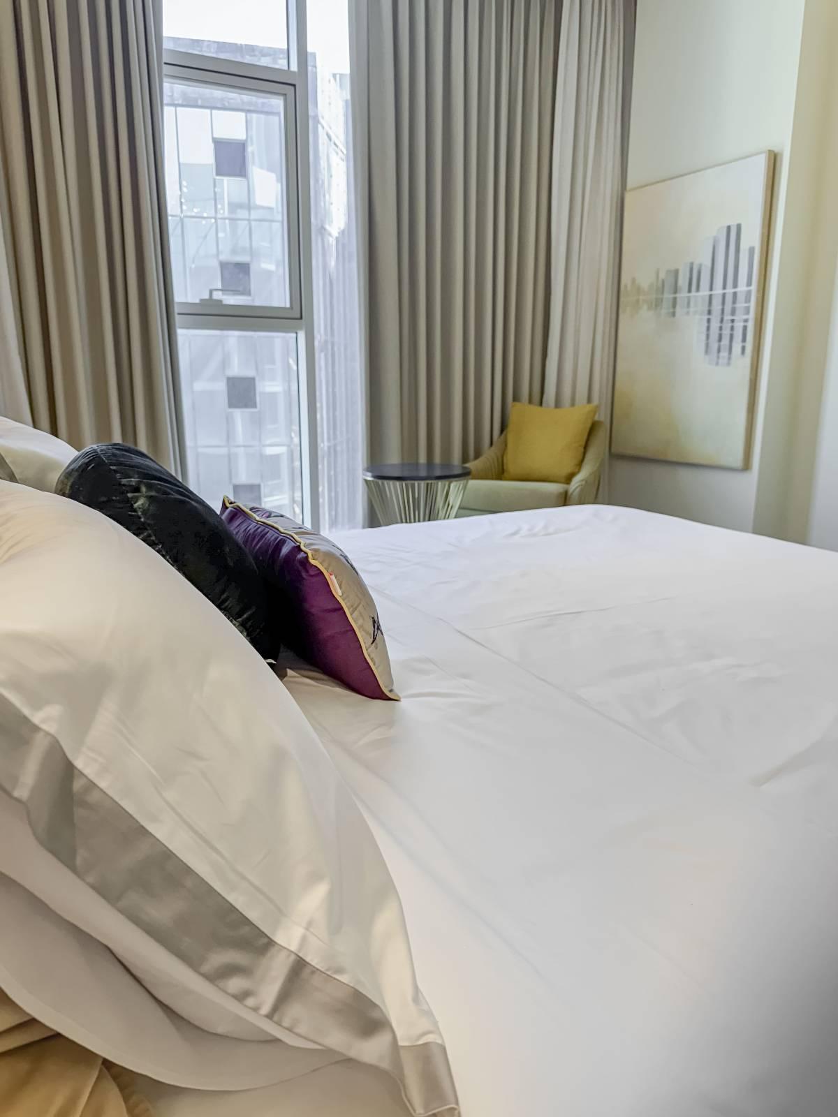1 BR | Stylish | Waterfront in central area - Image 11