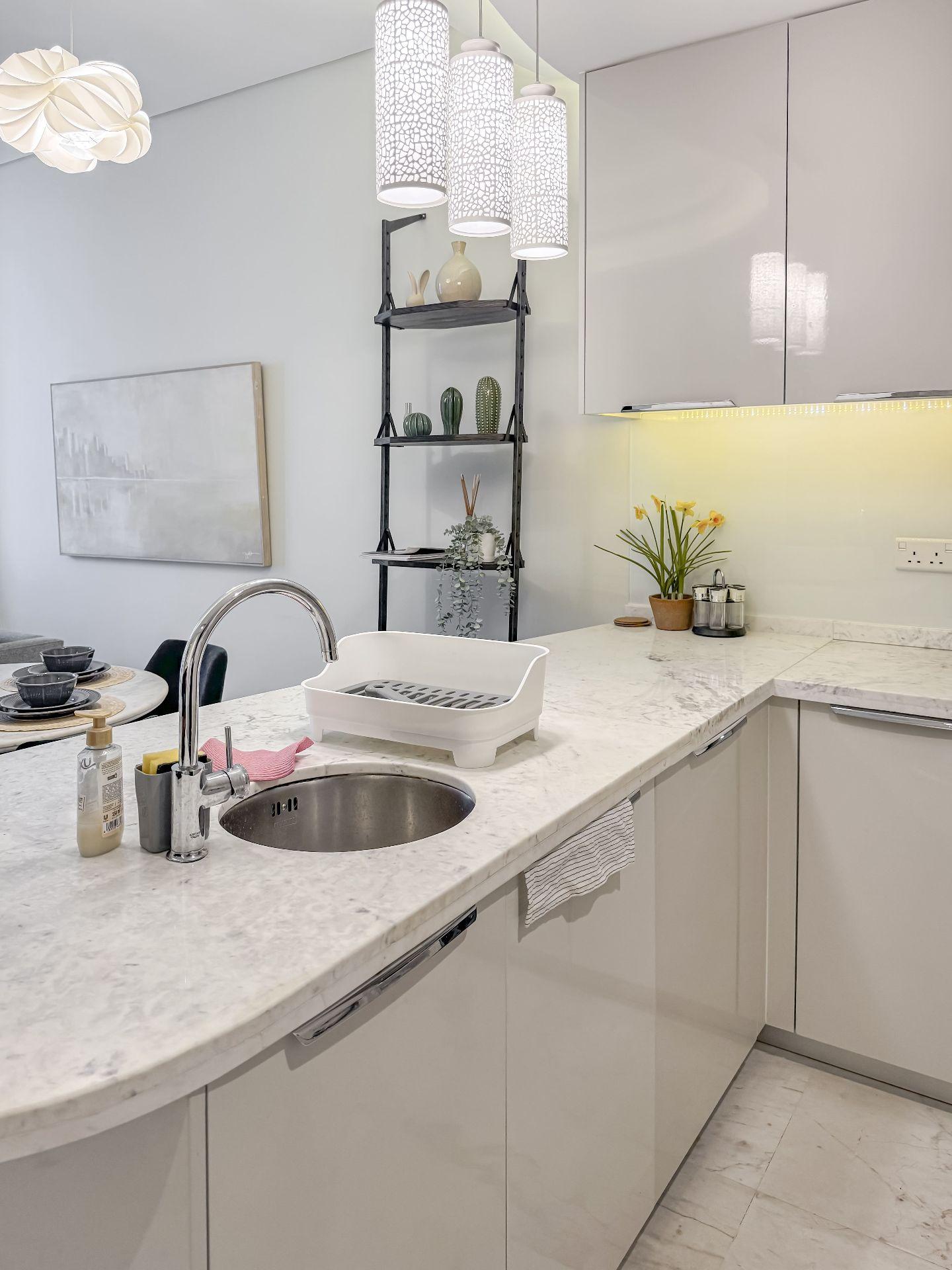 1 BR | Stylish | Waterfront in central area - Image 11