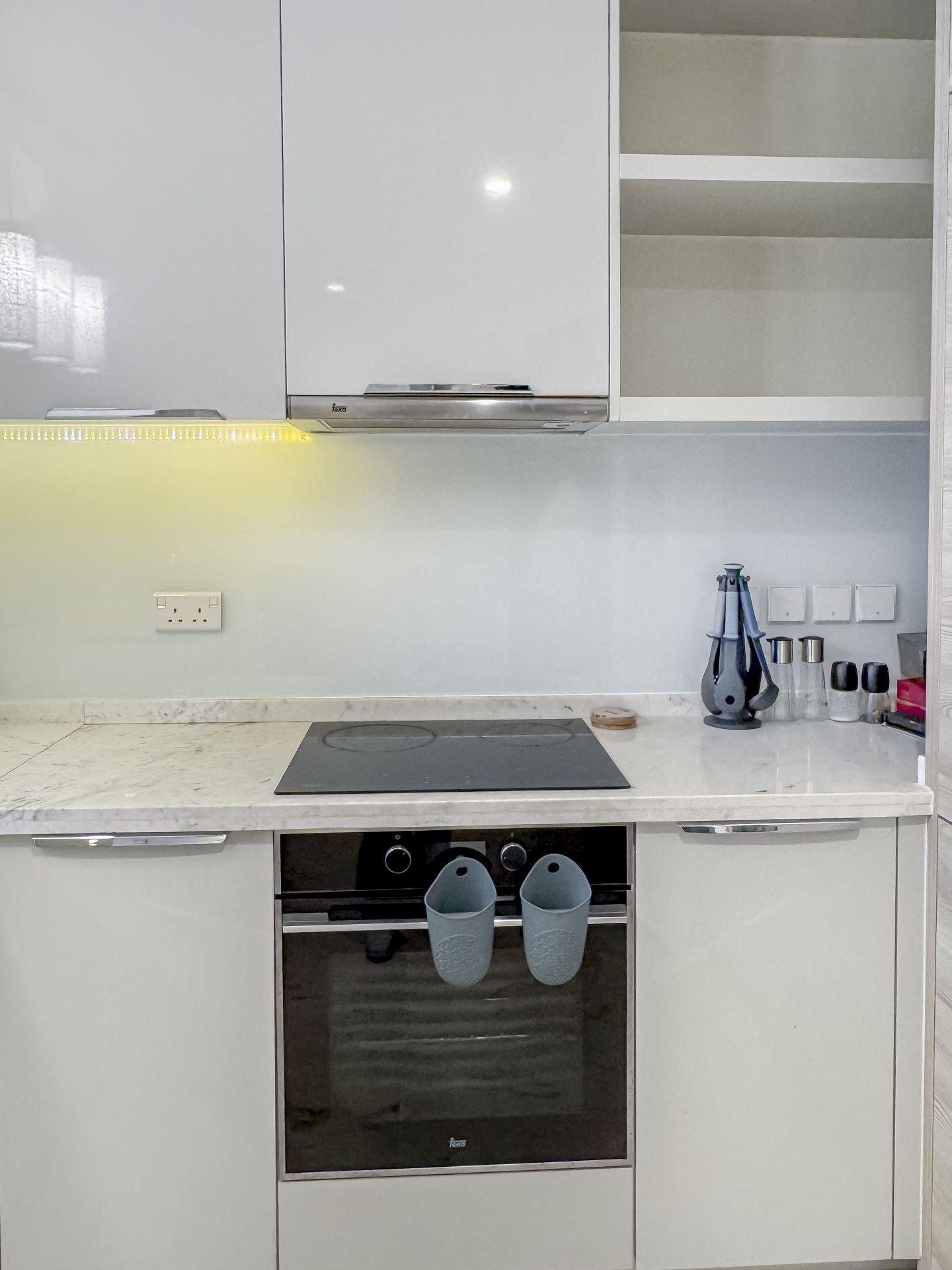 1 BR | Stylish | Waterfront in central area - Image 13