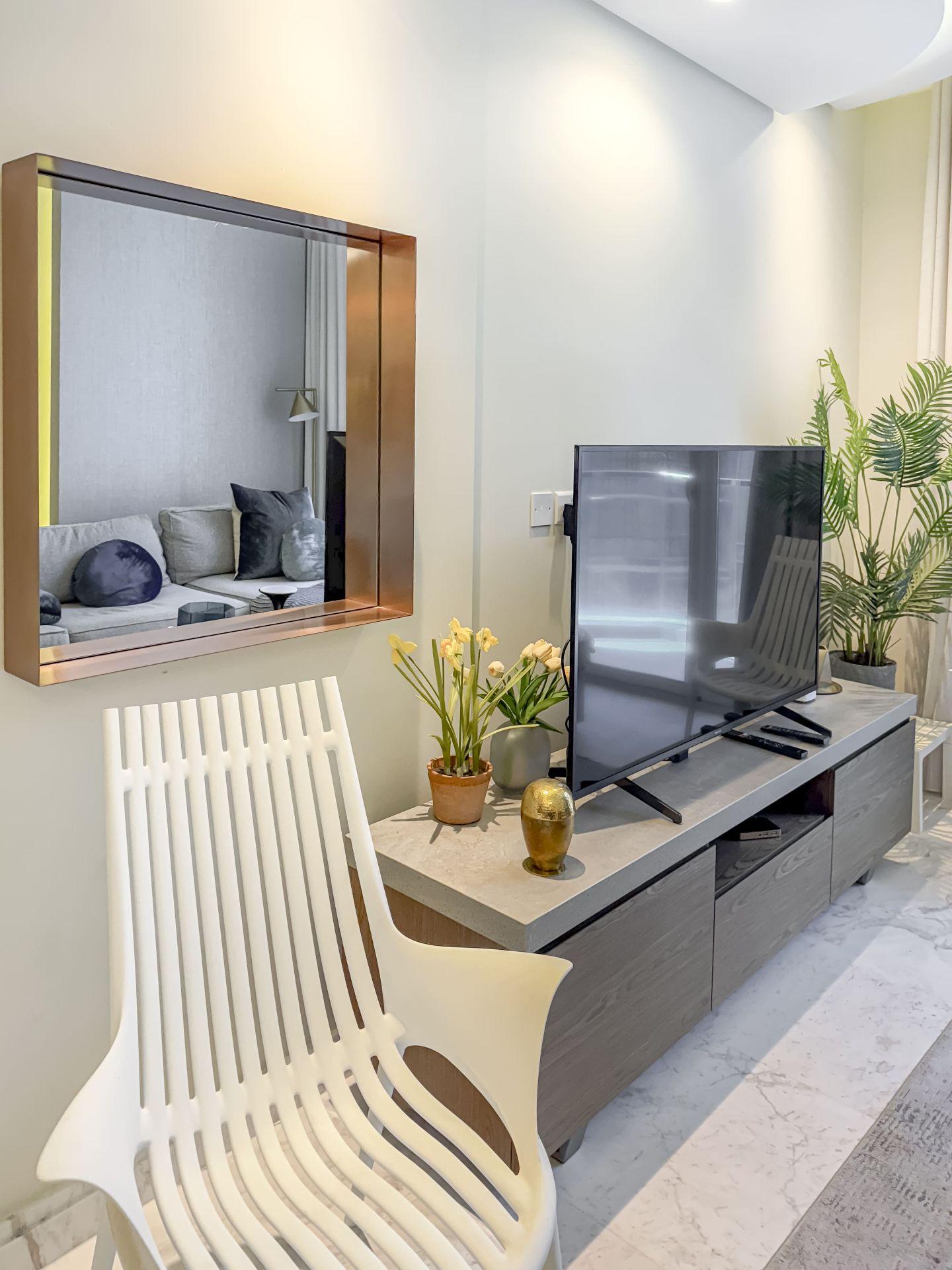 1 BR | Stylish | Waterfront in central area - Image 5