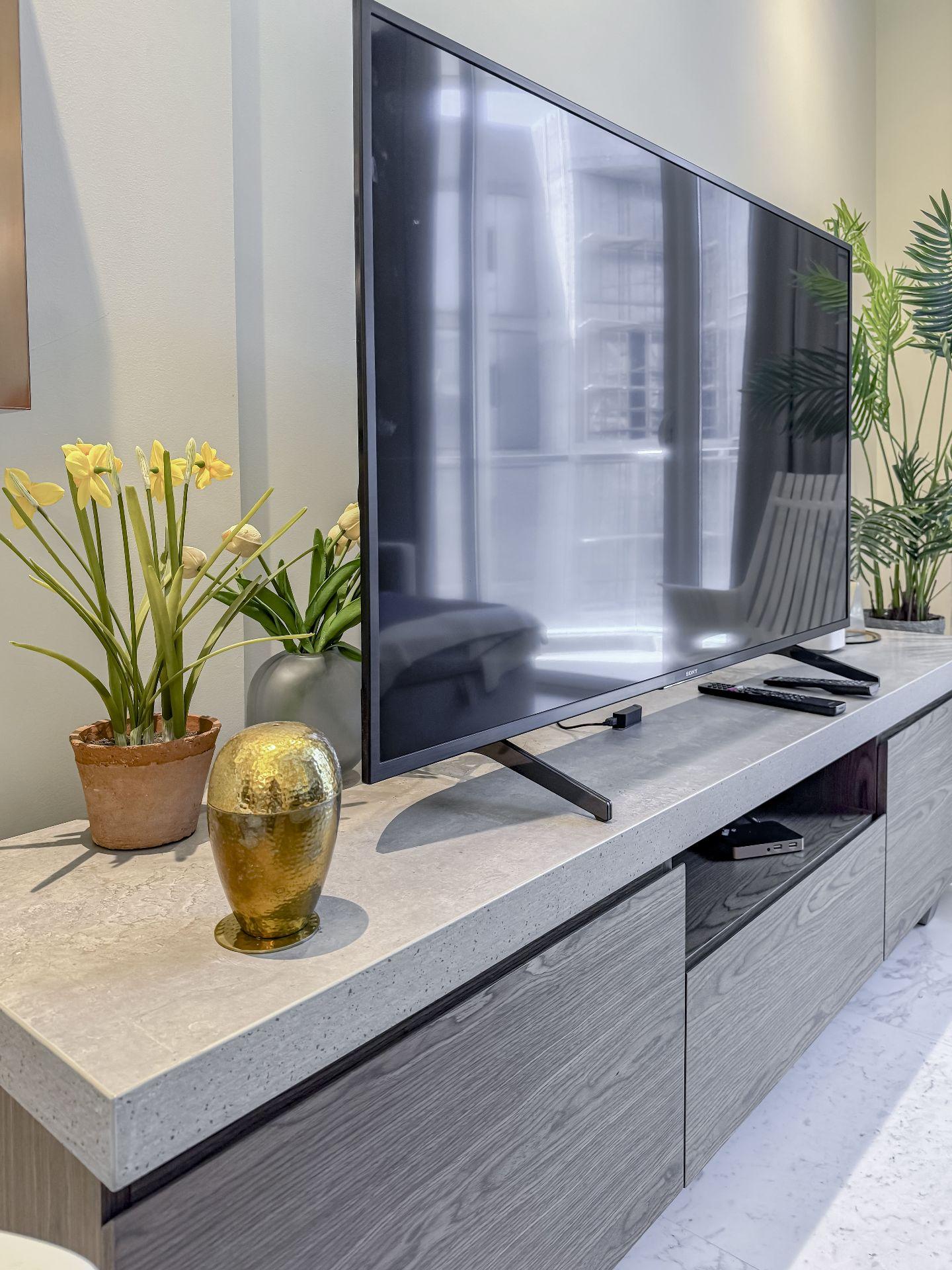 1 BR | Stylish | Waterfront in central area - Image 6