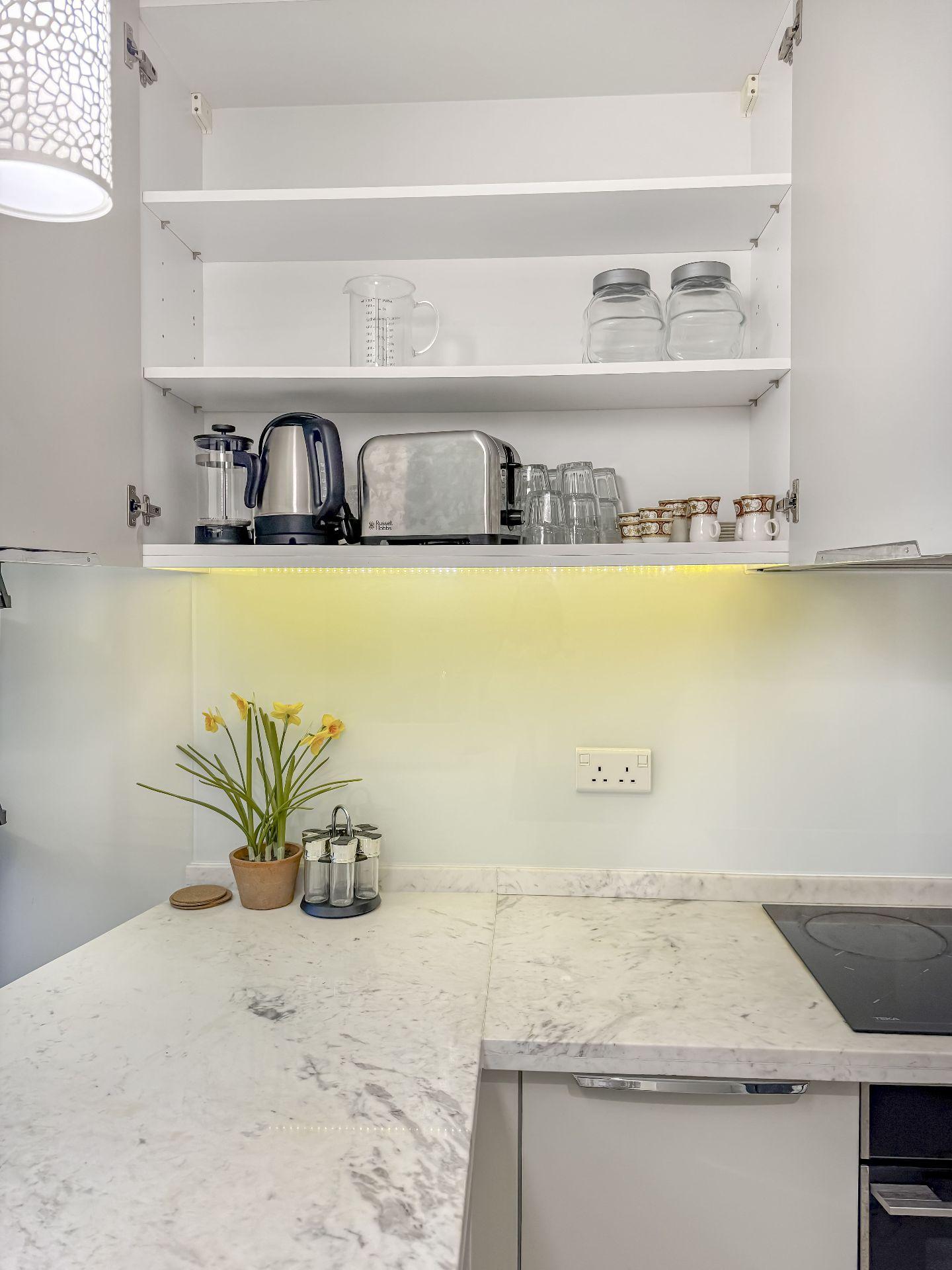 1 BR | Stylish | Waterfront in central area - Image 12