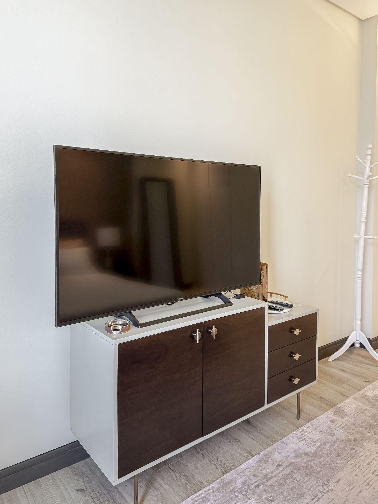 1 BR | Stylish | Waterfront in central area - Image 31