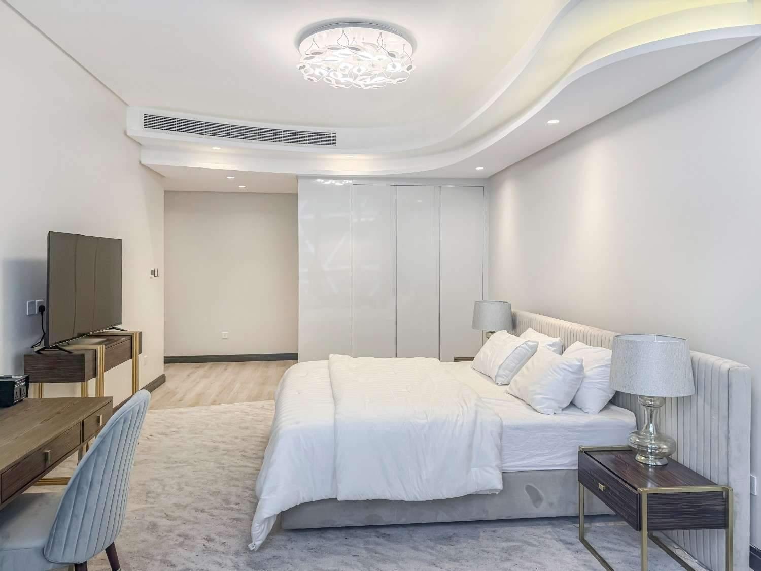 2BR Apartment| Four Season View in Bahrain Bay - Image 2