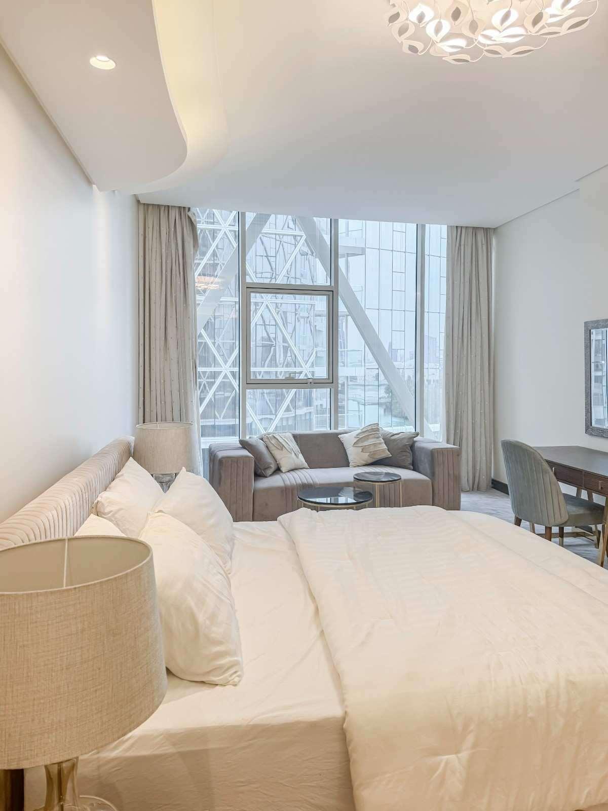 2BR Apartment| Four Season View in Bahrain Bay - Image 3