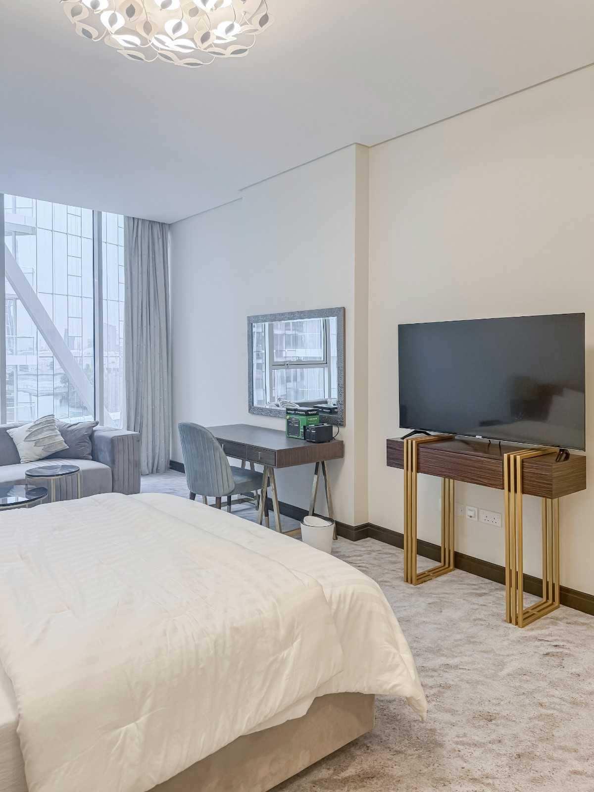 2BR Apartment| Four Season View in Bahrain Bay - Image 6