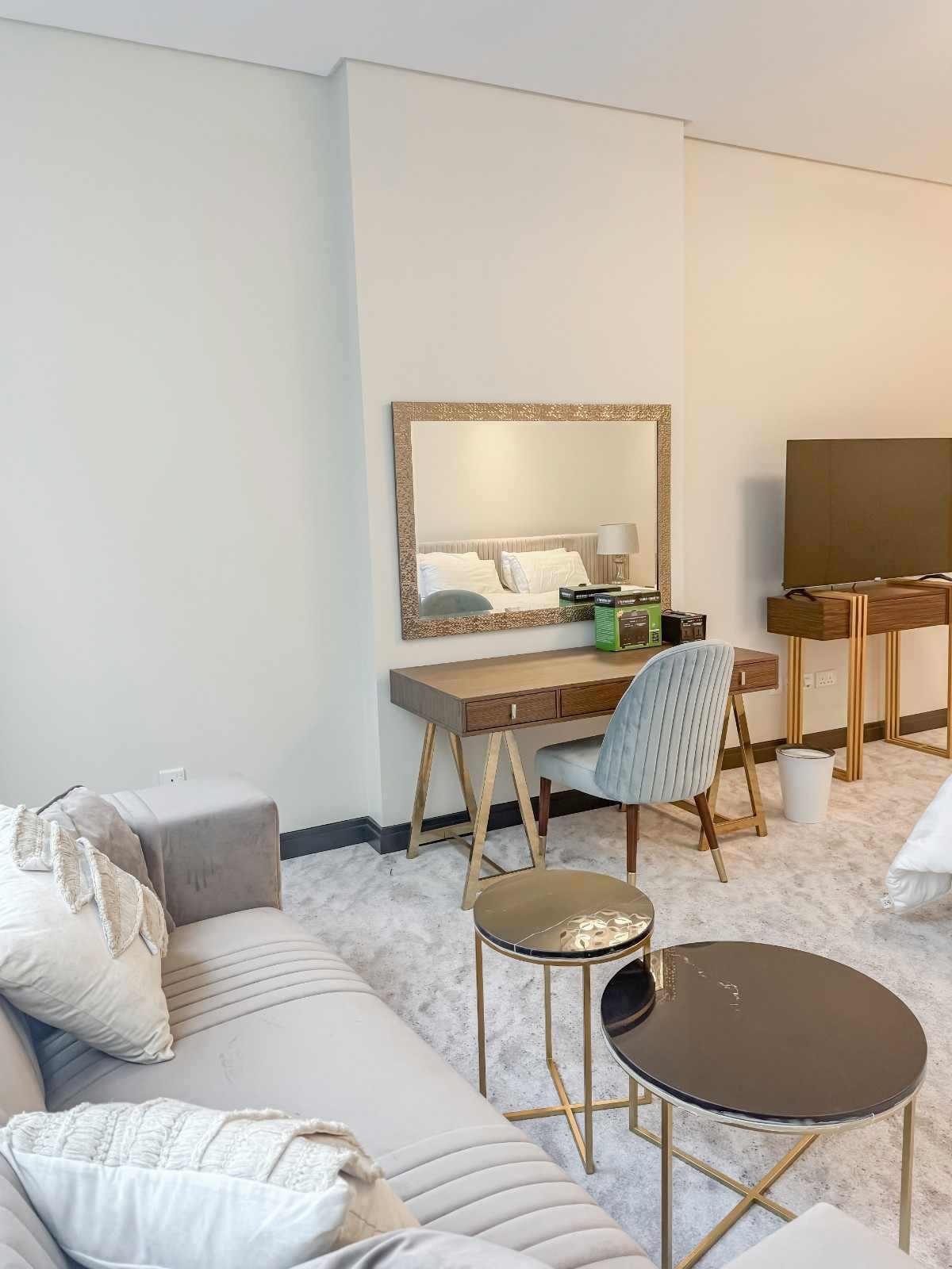 2BR Apartment| Four Season View in Bahrain Bay - Image 9