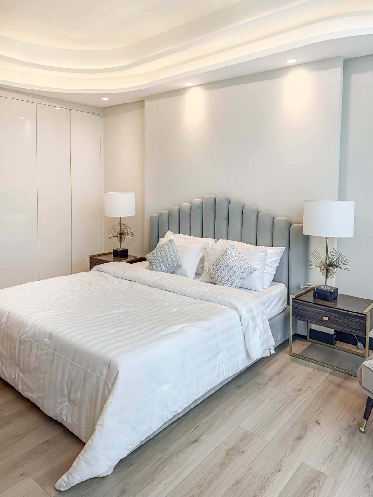 2BR Apartment| Four Season View in Bahrain Bay - Image 17