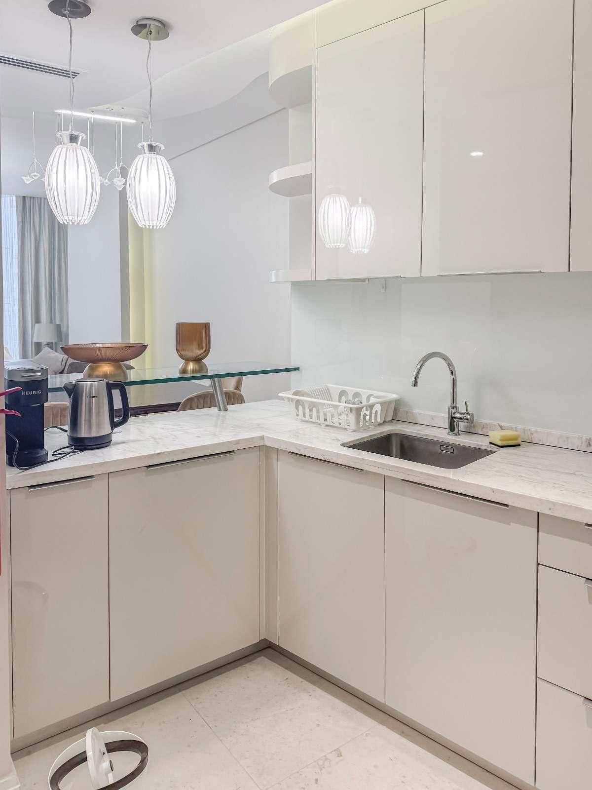 2BR Apartment| Four Season View in Bahrain Bay - Image 23