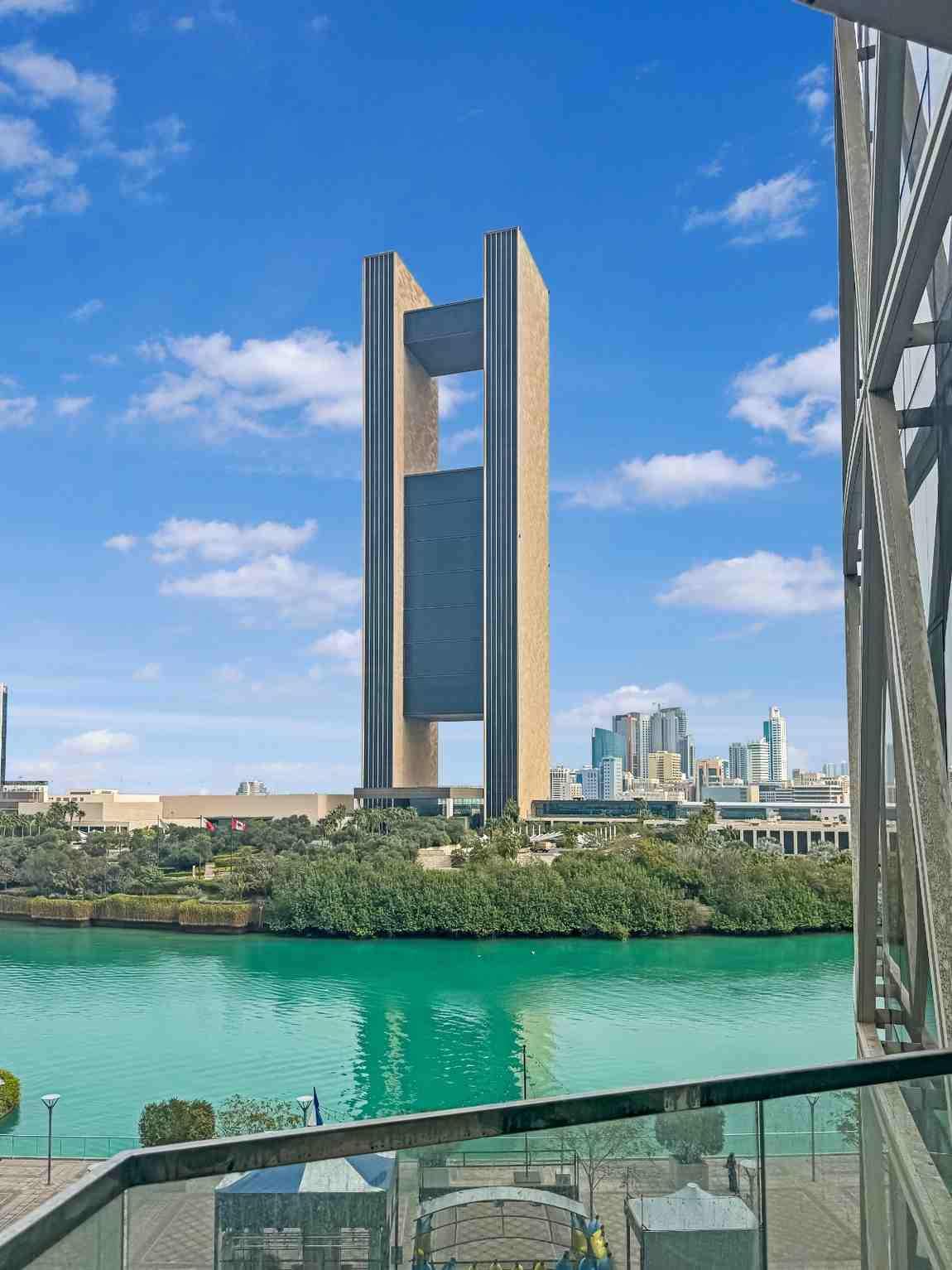 2BR Apartment| Four Season View in Bahrain Bay - Image 34