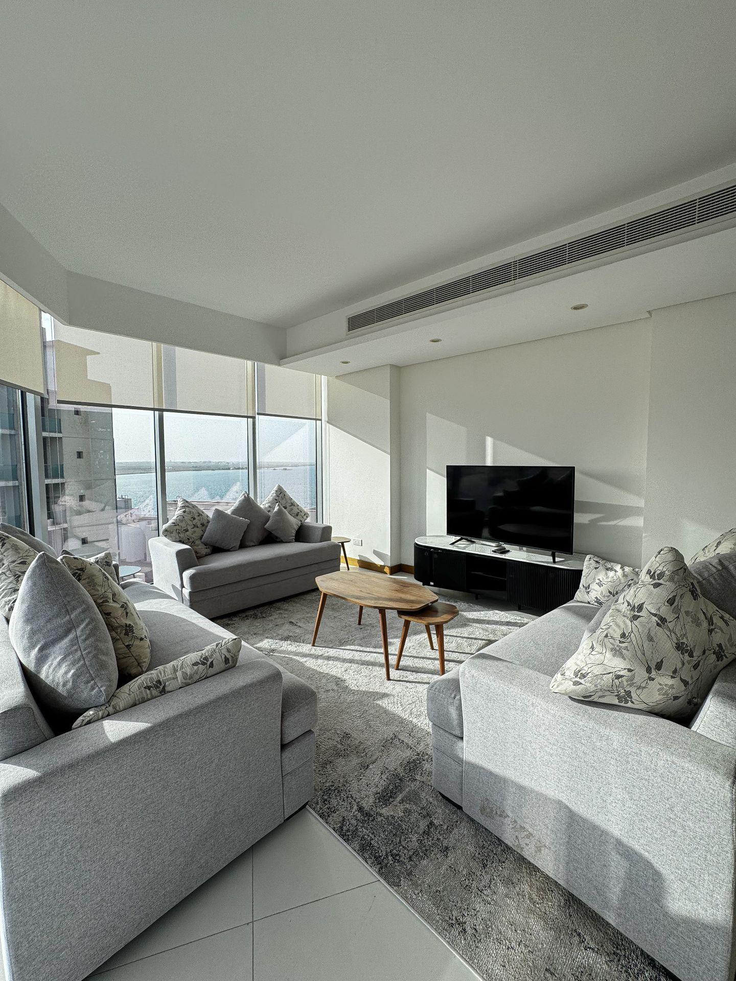 Beachside 2BR Retreat in Durrat Marina - Image 2