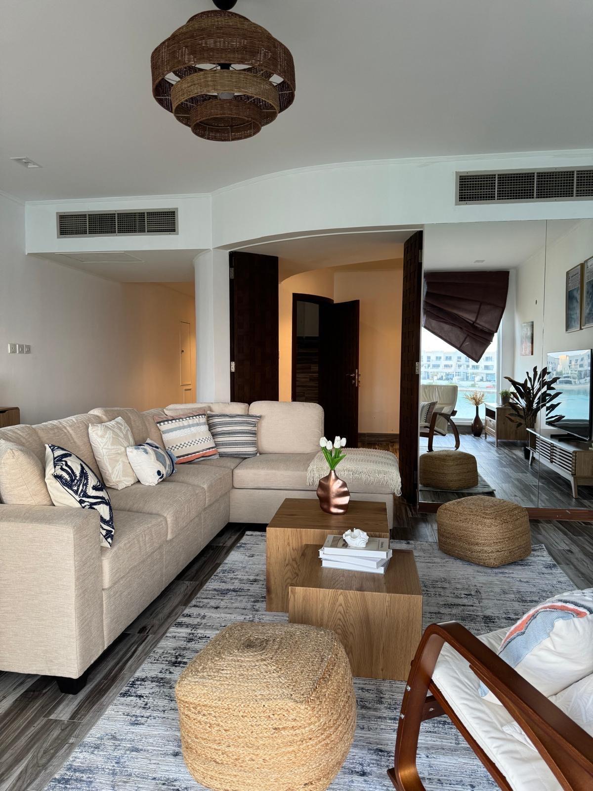 Amwaj 3BR triplex | Seaview | Private Beach - Image 1