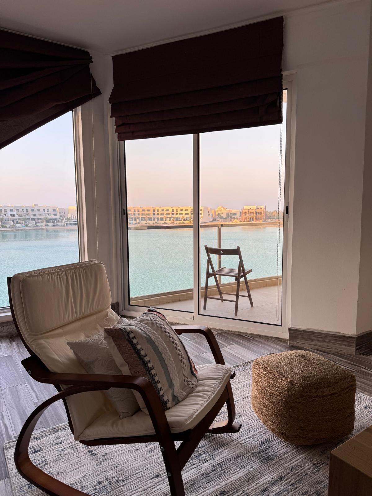 Amwaj 3BR triplex | Seaview | Private Beach - Image 4