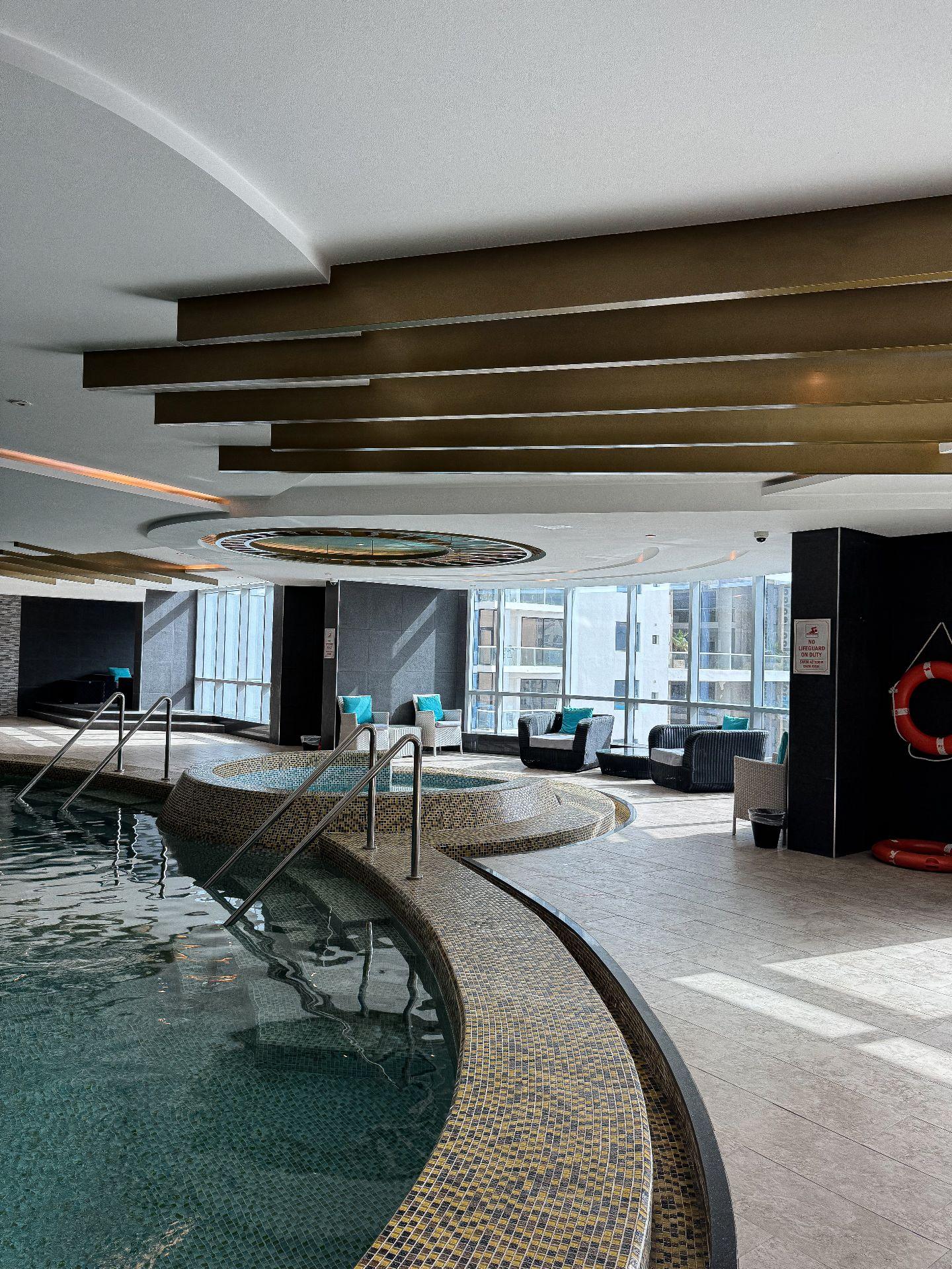 Spacious 3-Bedroom Apartment with Sea & City Views - Image 35