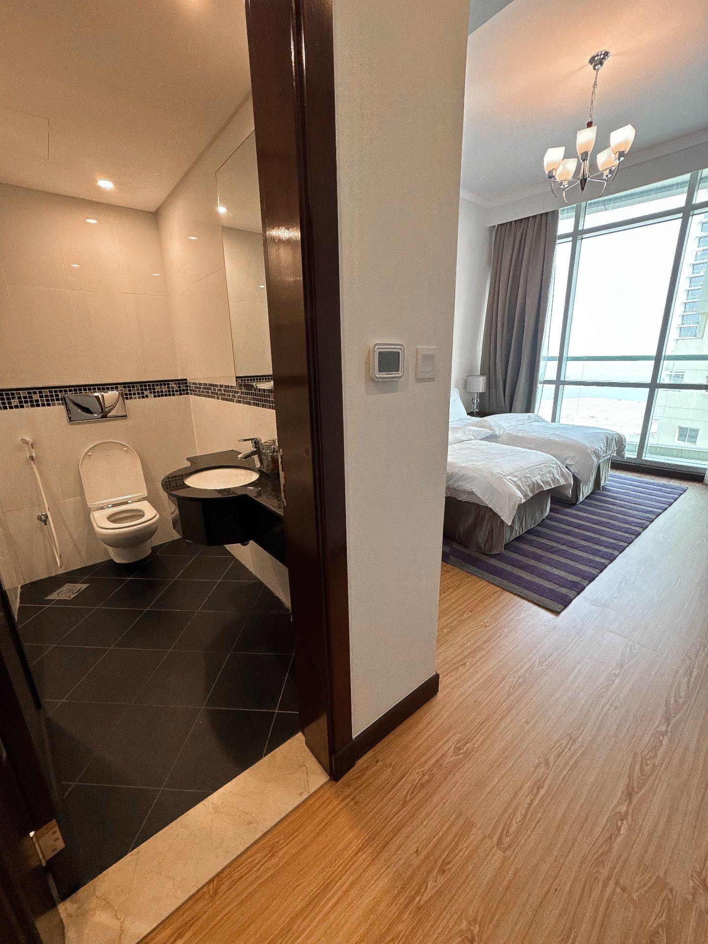 Spacious 3-Bedroom Apartment with Sea & City Views - Image 9