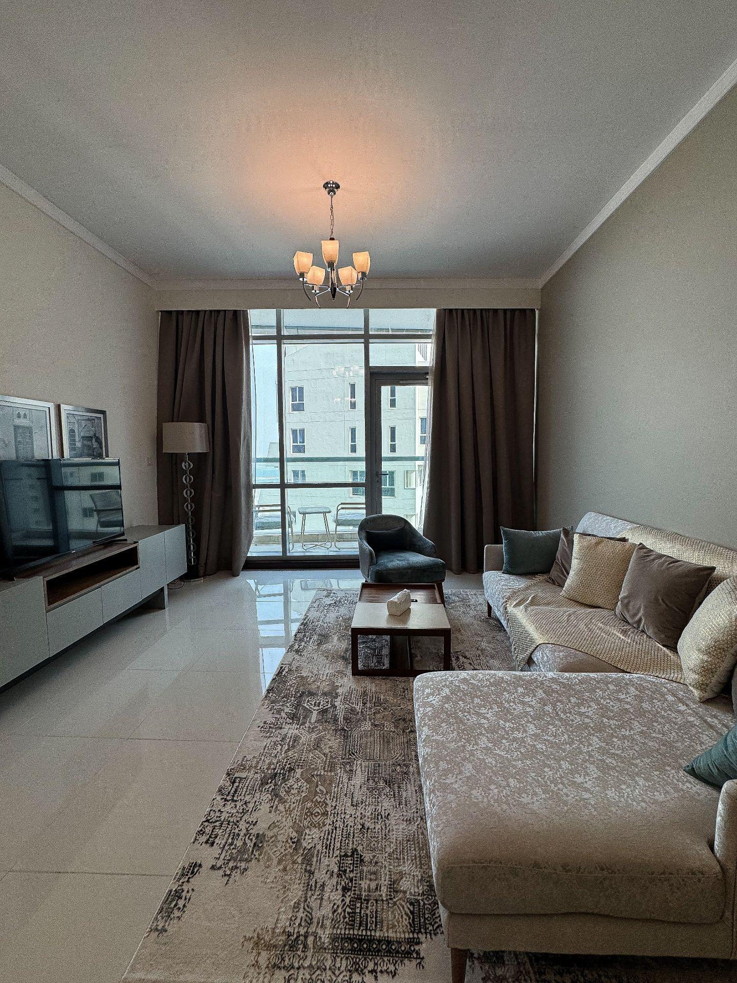 Spacious 3-Bedroom Apartment with Sea & City Views - Image 2