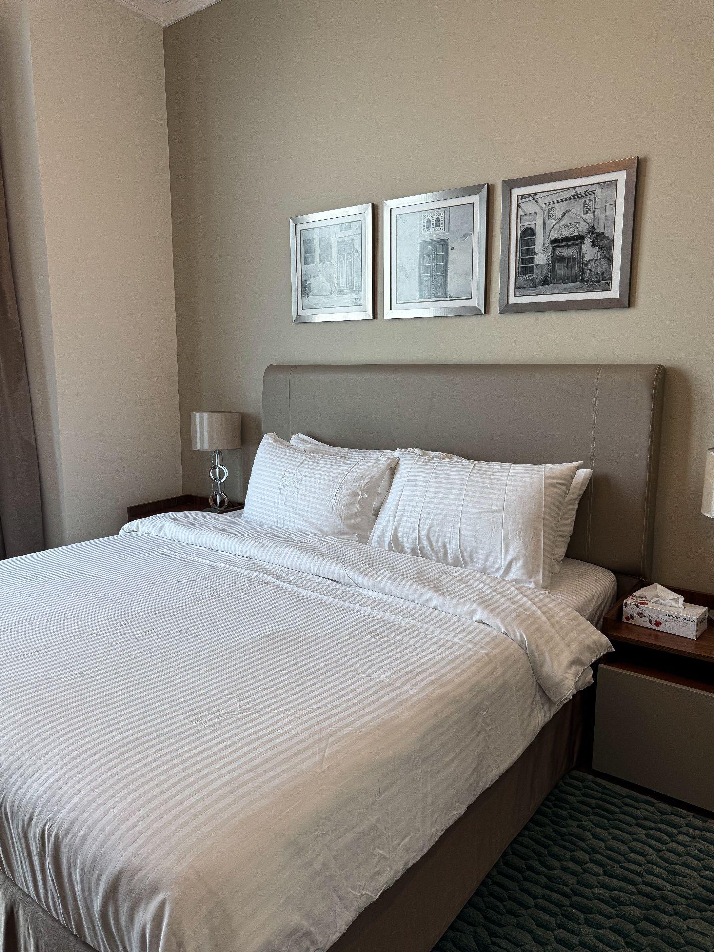 Spacious 3-Bedroom Apartment with Sea & City Views - Image 5