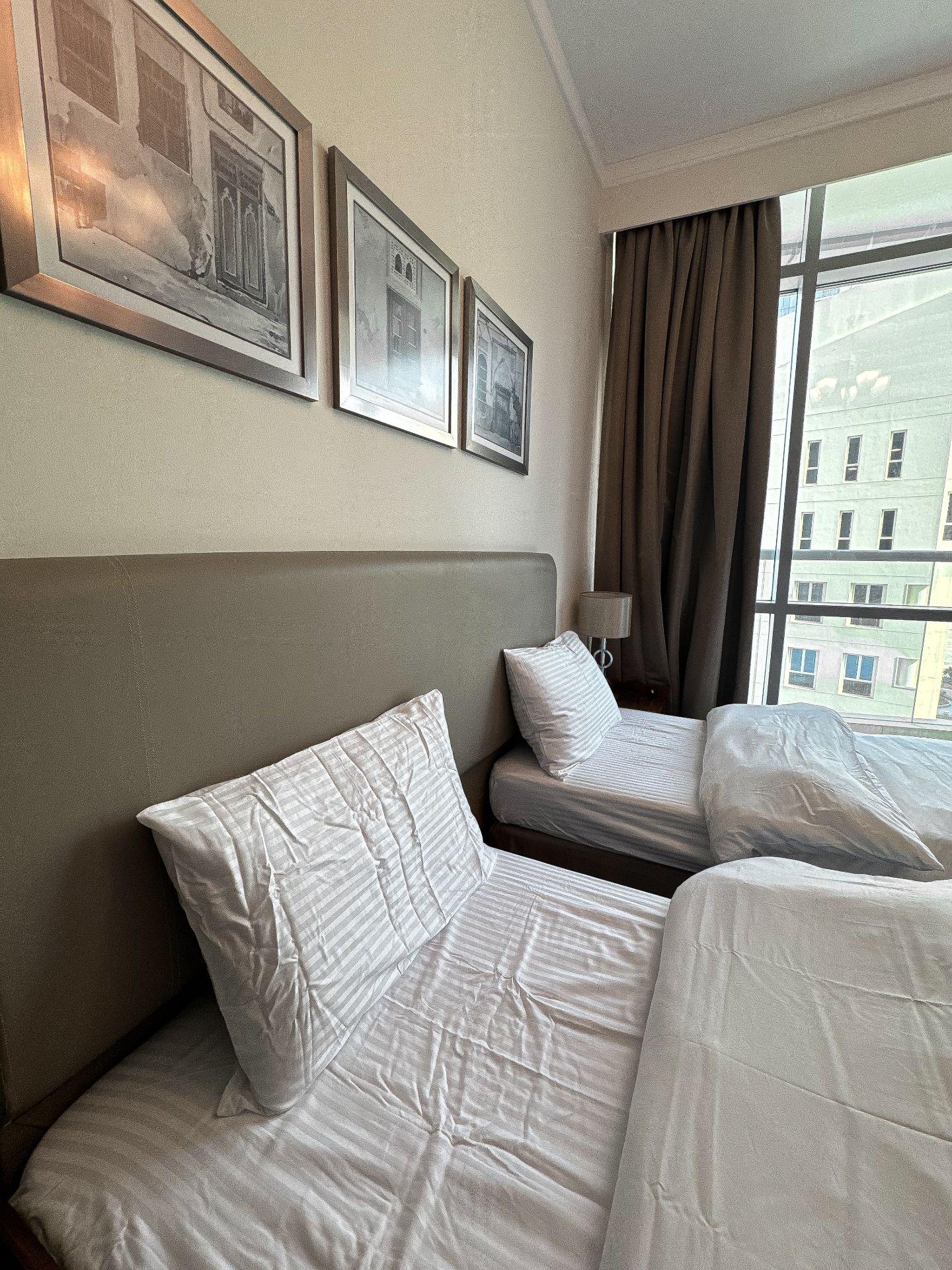 Spacious 3-Bedroom Apartment with Sea & City Views - Image 10