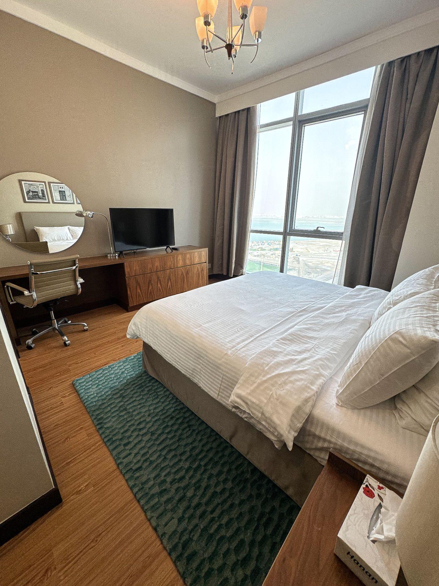 Spacious 3-Bedroom Apartment with Sea & City Views - Image 6