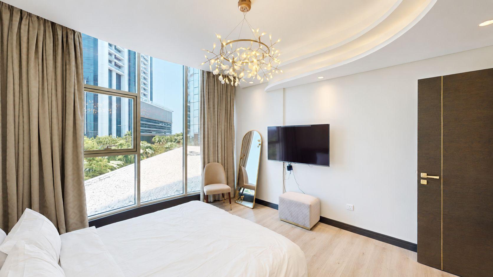 Bright & Elegant 1BR in Bahrain Bay - Image 8