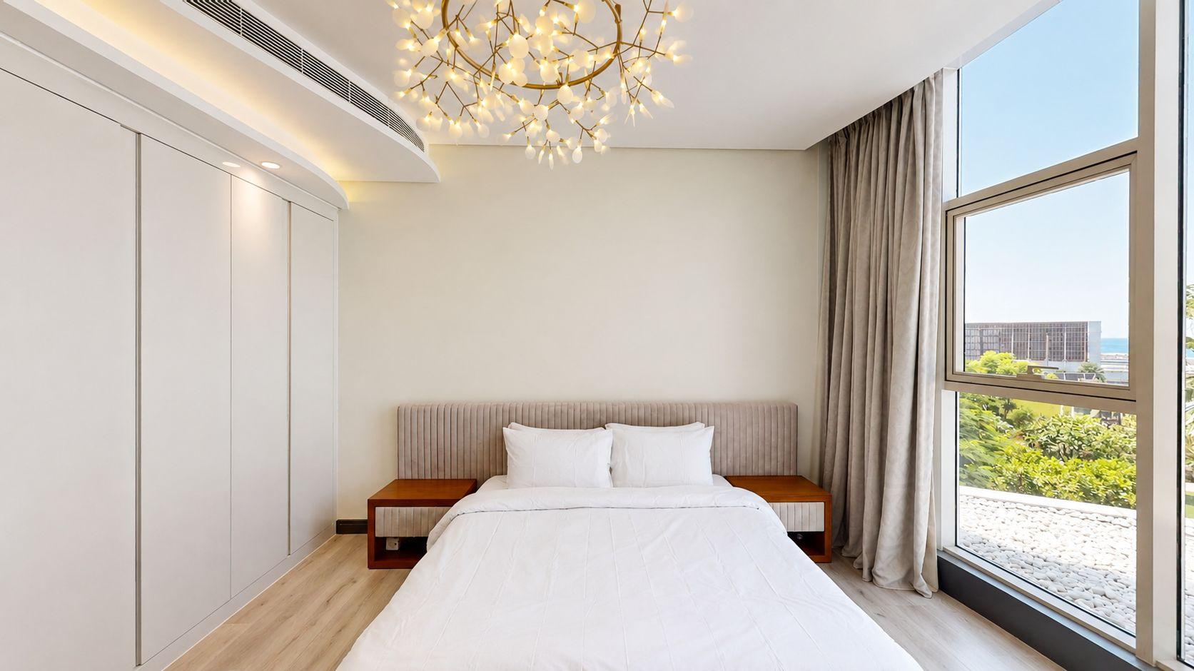 Bright & Elegant 1BR in Bahrain Bay - Image 9