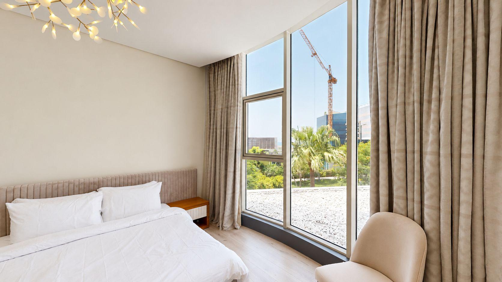 Bright & Elegant 1BR in Bahrain Bay - Image 10