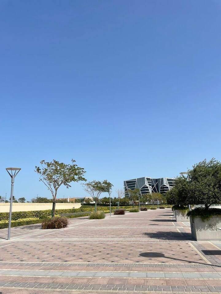 Bright & Elegant 1BR in Bahrain Bay - Image 21