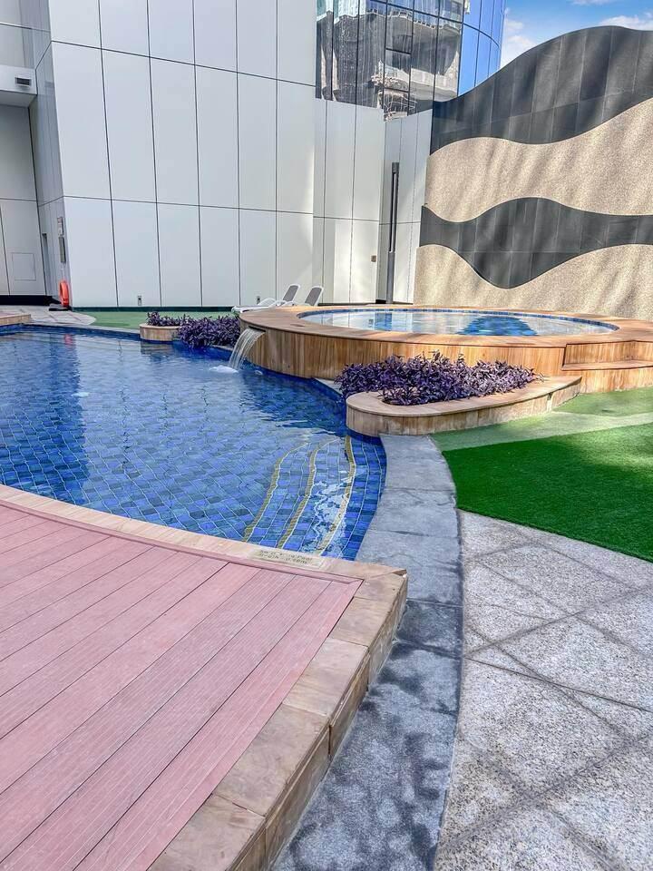 Bright & Elegant 1BR in Bahrain Bay - Image 14