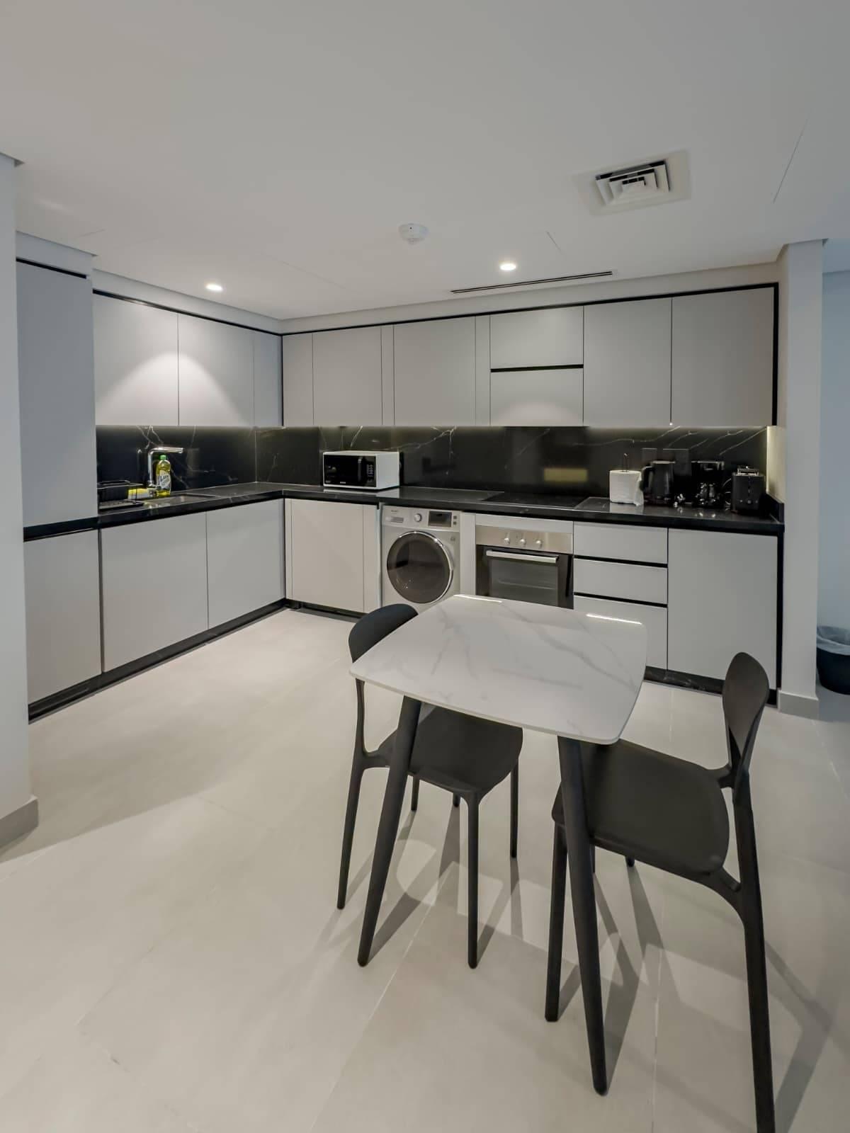 Financial Harbour Grand Studio | Luxe | Views - Image 3