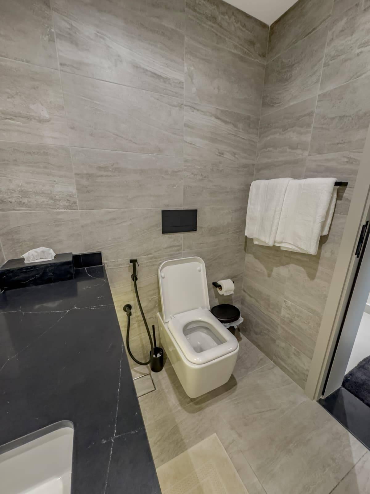 Financial Harbour Grand Studio | Luxe | Views - Image 10