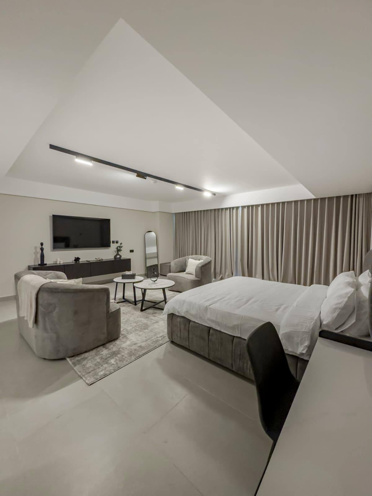 Financial Harbour Grand Studio | Luxe | Views - Image 12