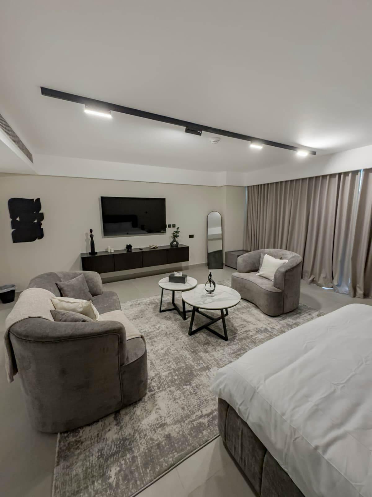 Financial Harbour Grand Studio | Luxe | Views - Image 8